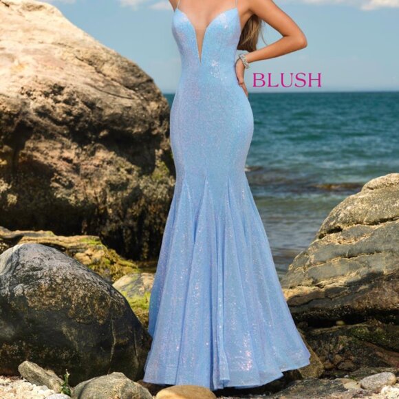 Dress - Picture 5 of 6